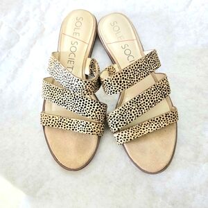 Sole Society Tan and Black Slide Sandals